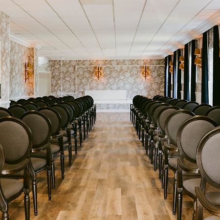 Готель Marine Трун Екстер'єр фото The Long Room