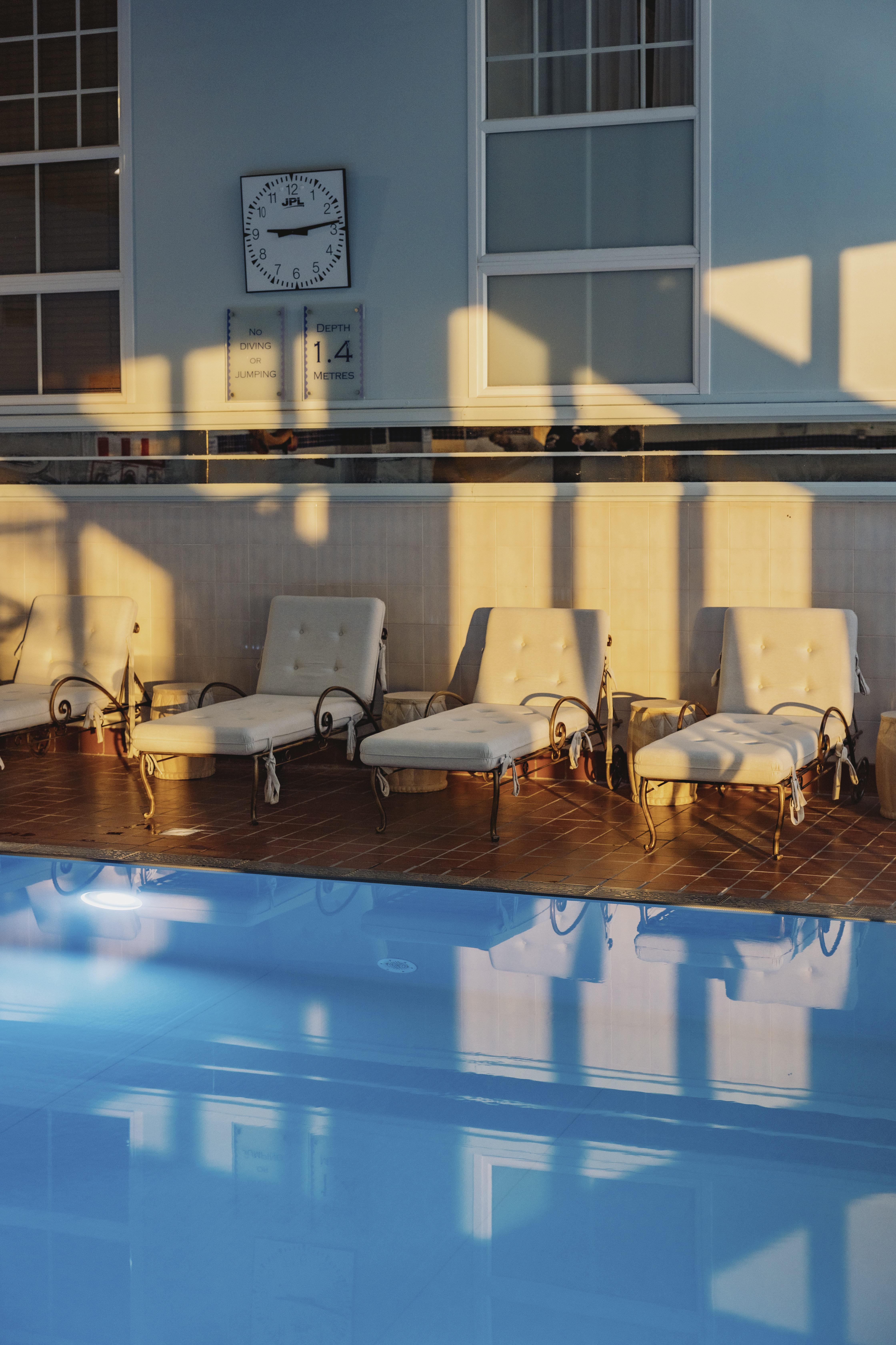 Готель Marine Трун Екстер'єр фото Sunloungers at a pool