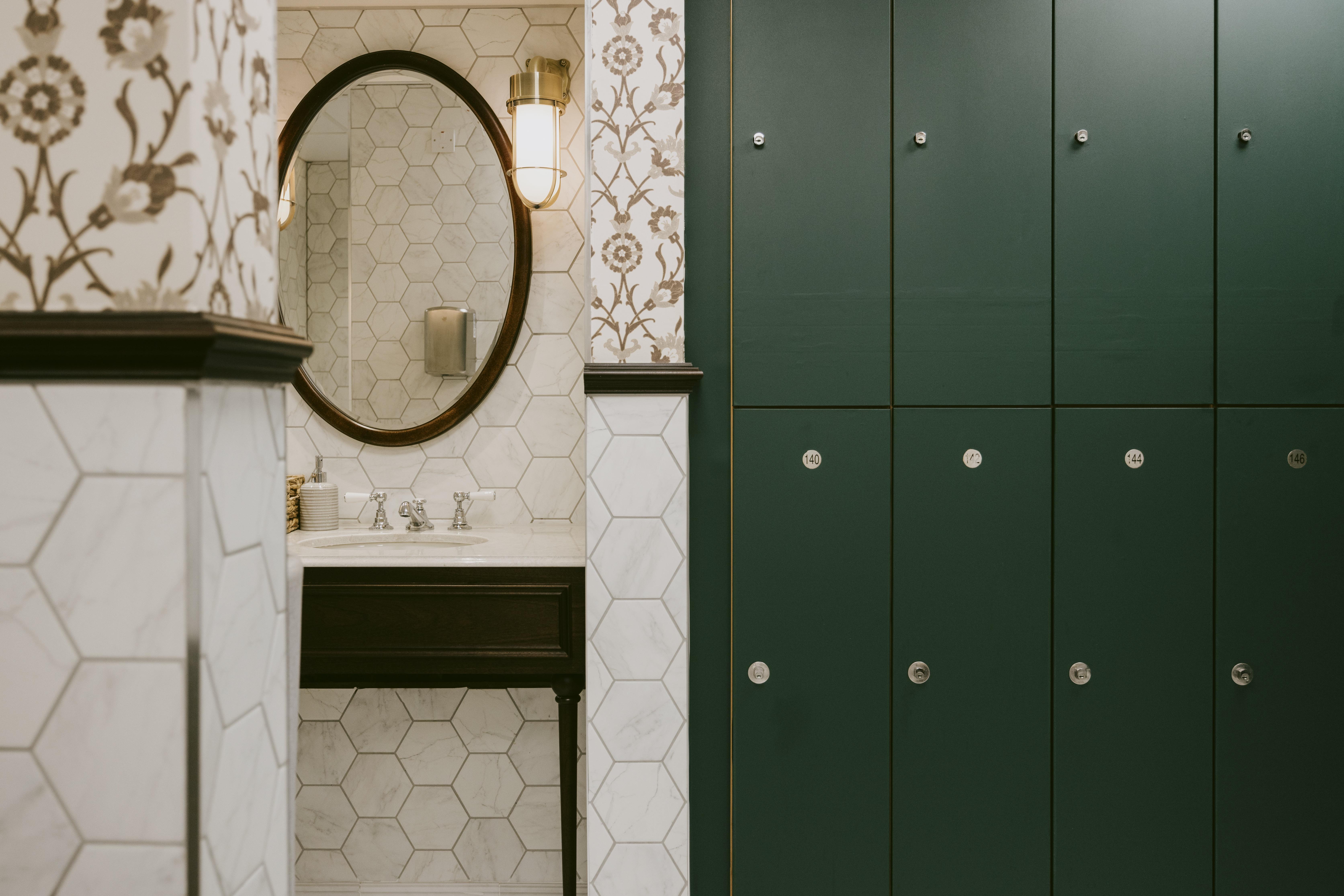 Готель Marine Трун Екстер'єр фото The locker room at the spa