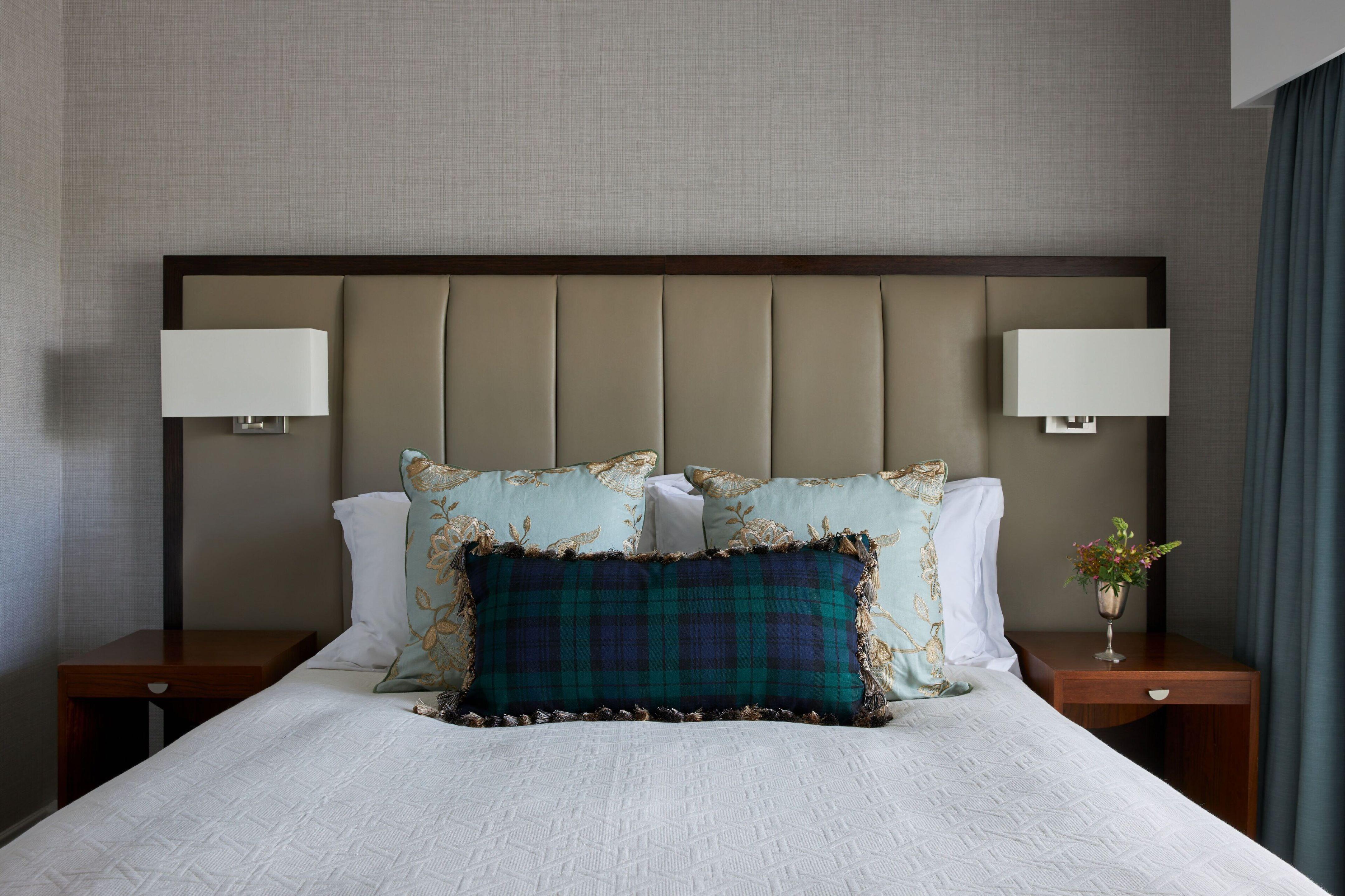 Готель Marine Трун Екстер'єр фото A bed with a headboard