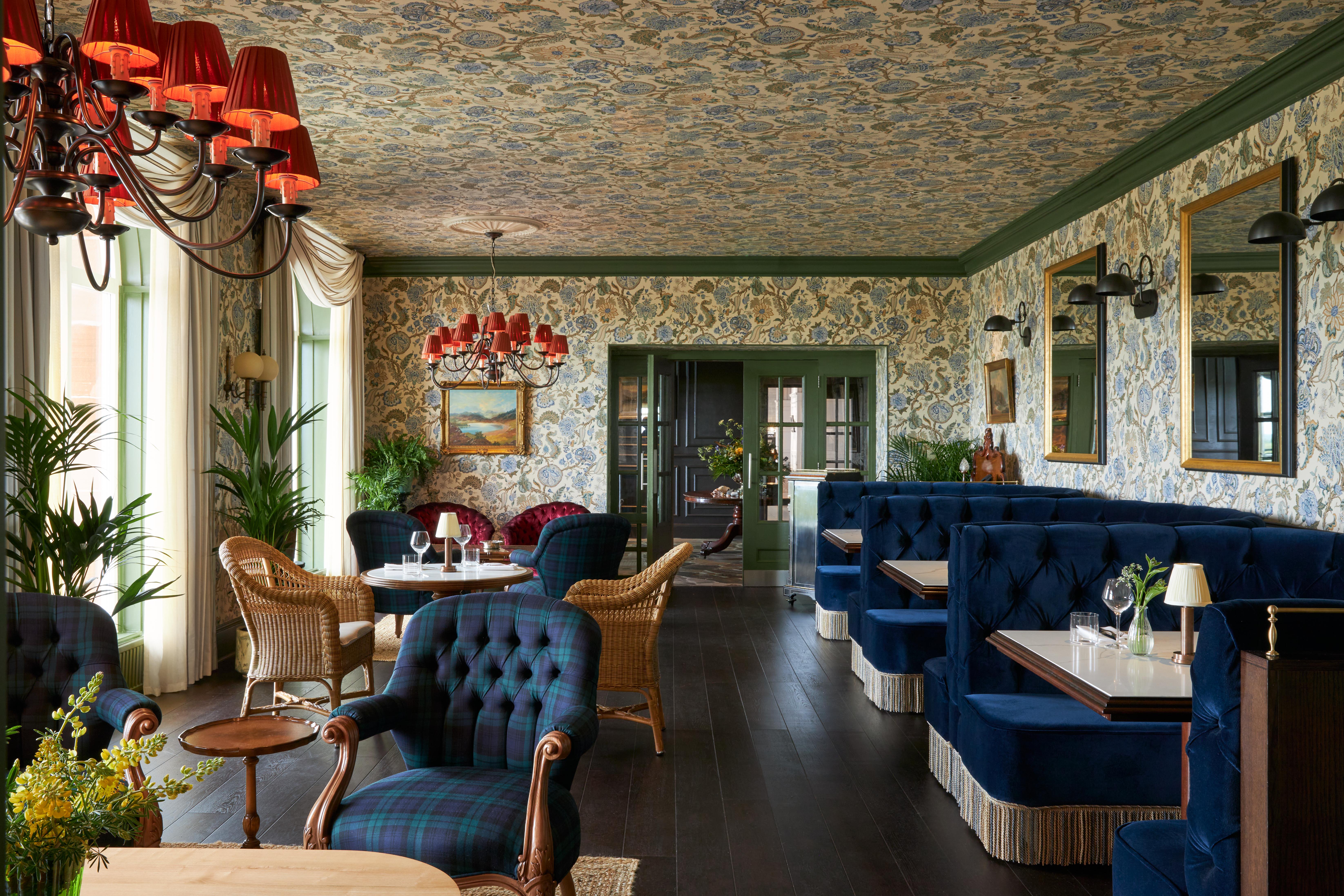 Готель Marine Трун Екстер'єр фото The restaurant at The Mitre
