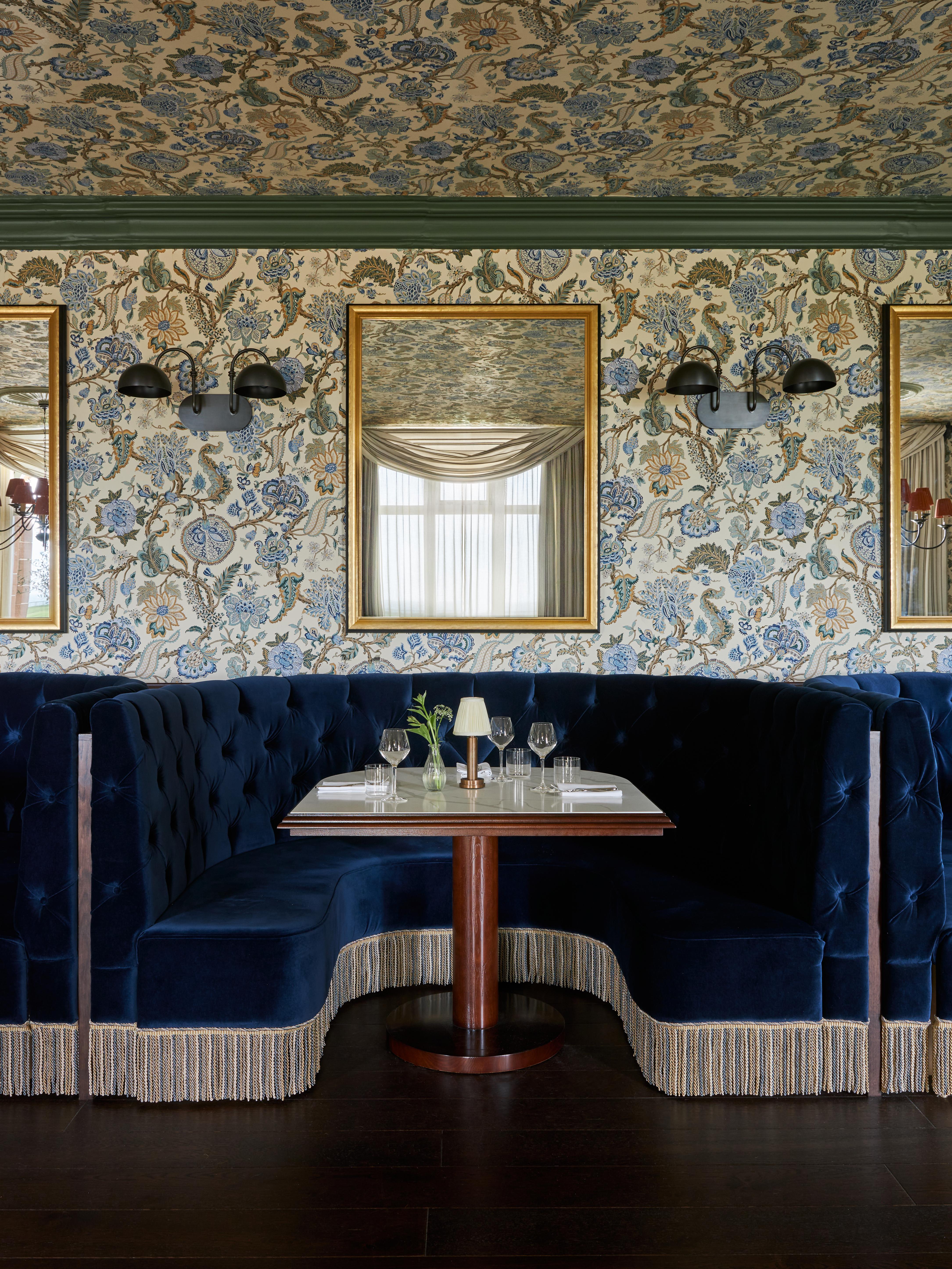 Готель Marine Трун Екстер'єр фото The interior of the restaurant