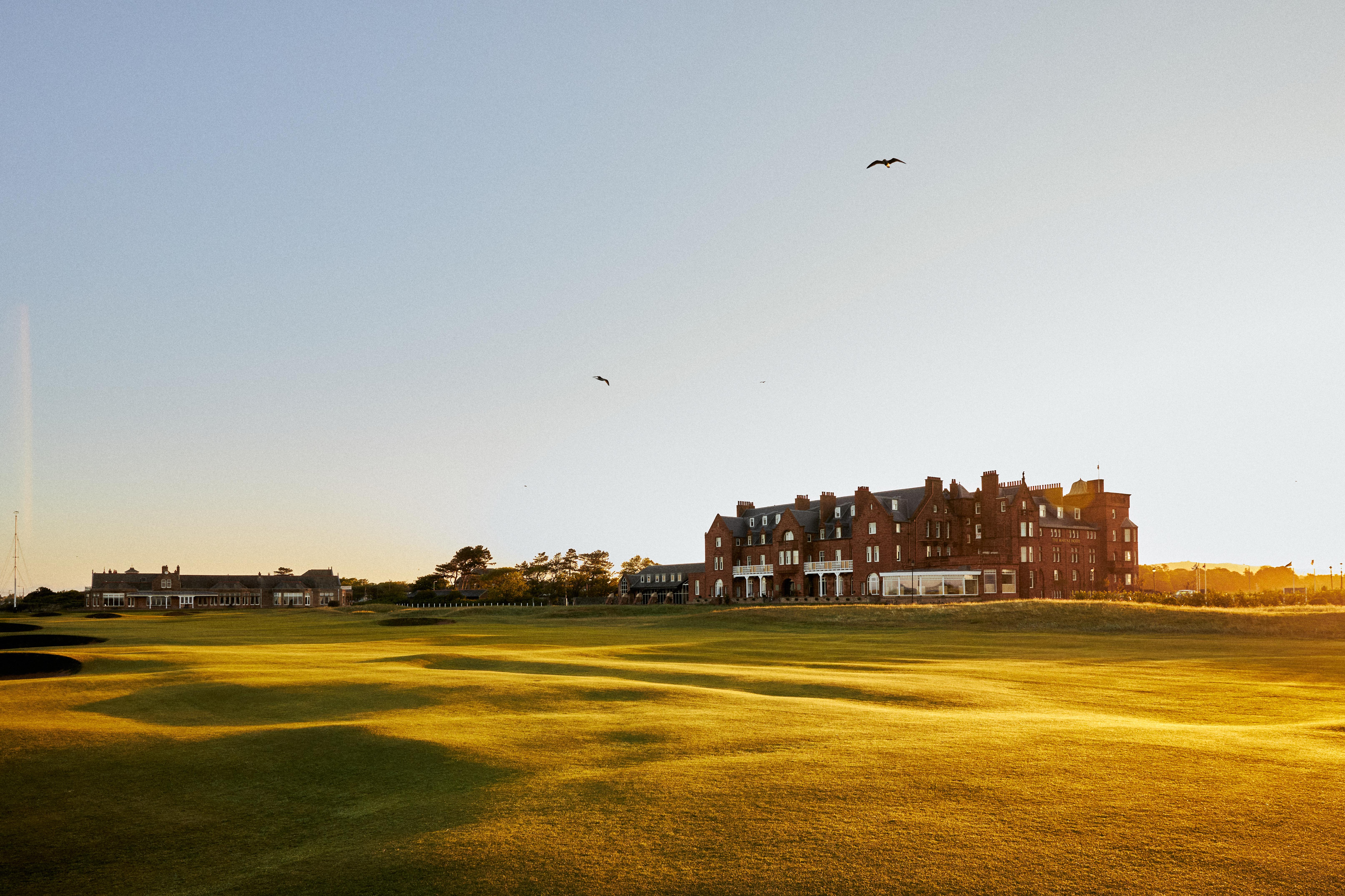 Готель Marine Трун Екстер'єр фото The Old Course at sunset